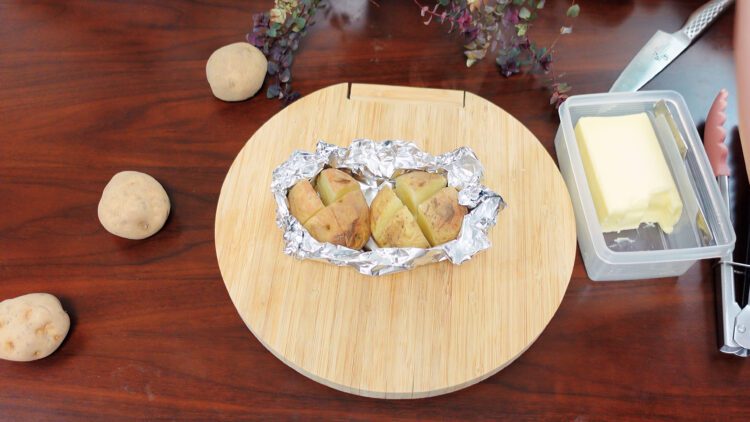 shape the aluminum foil into a bowl