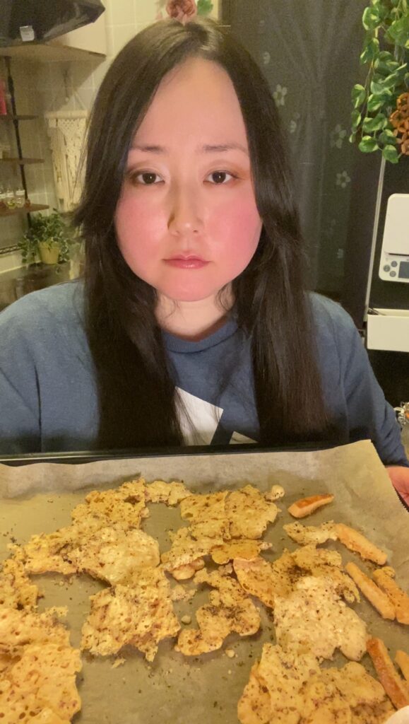 Sakura yubi with cheese crackers