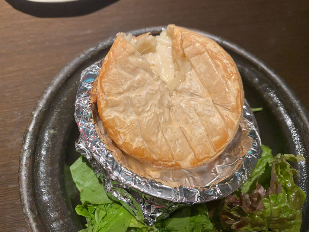 baked camembert cheese at Tosaka Shinjuku