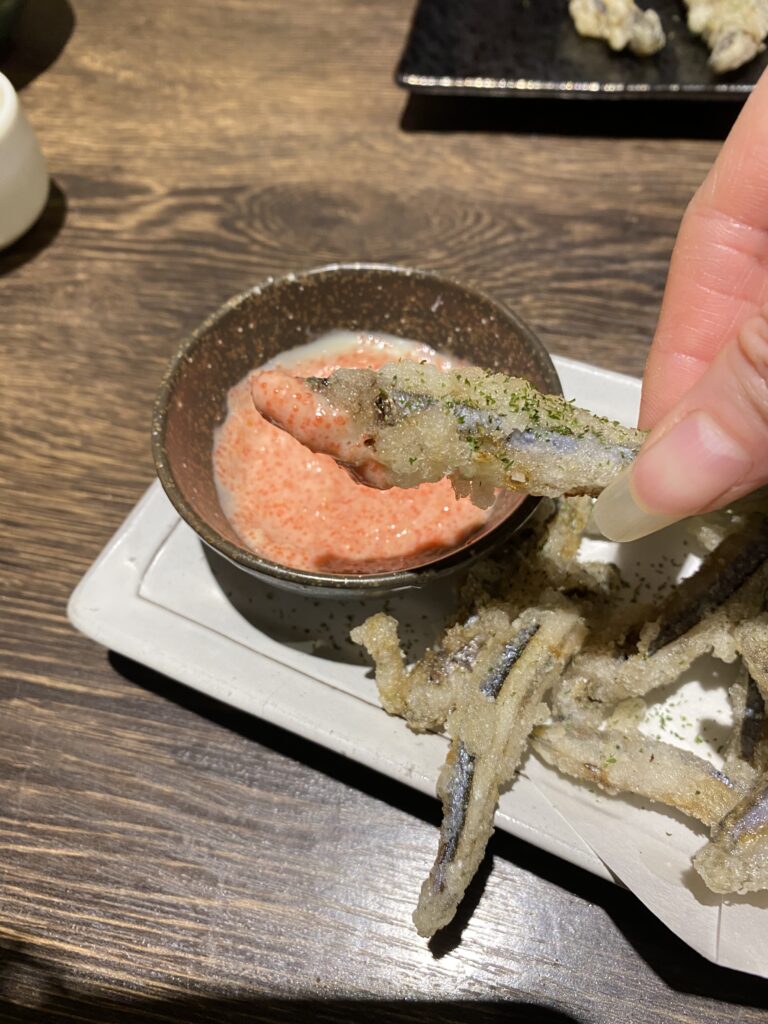 deep fried silver-stripe round herring at Kyushu Sumibi Sakaba Batten Hanare