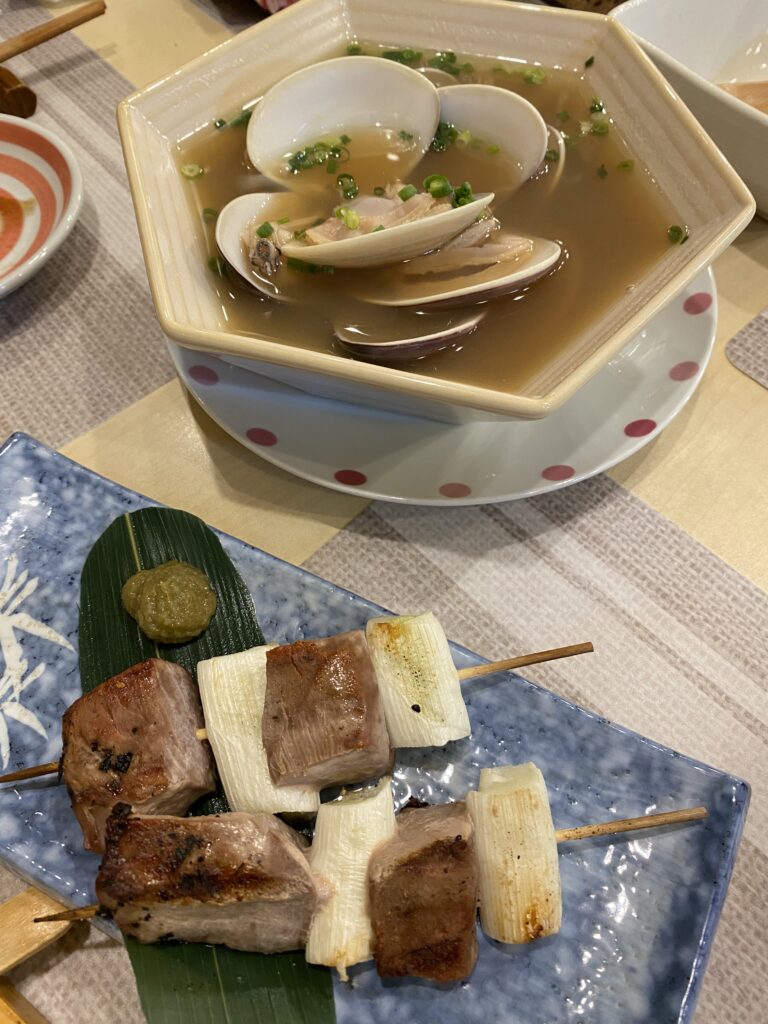 steamed clams and tuna skewers